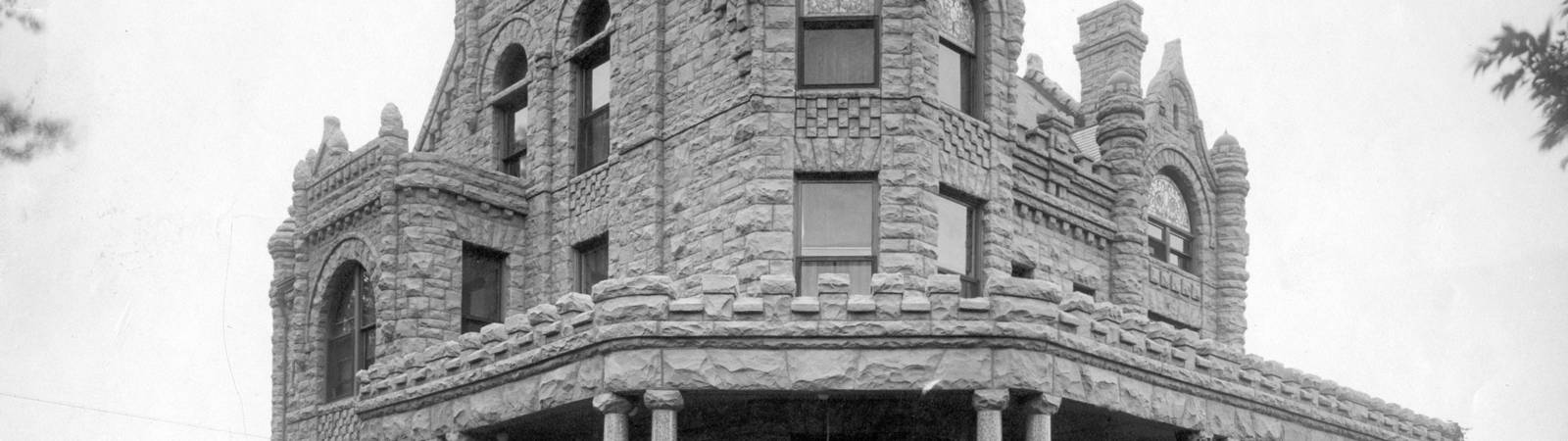 Richardsonian Romanesque Architecture in Sioux City